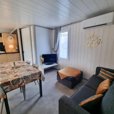 シャレー 19 Cosy Bord De Lac, Dans Domaine Avec Piscine Couverte Accueil 4 Voyageurs Loumaelou ラブーエール