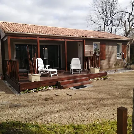 19 Cosy Bord De Lac, Dans Domaine Avec Piscine Couverte Accueil 4 Voyageurs Loumaelou *