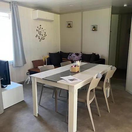 19 Cosy Bord De Lac, Dans Domaine Avec Piscine Couverte Accueil 4 Voyageurs Loumaelou *